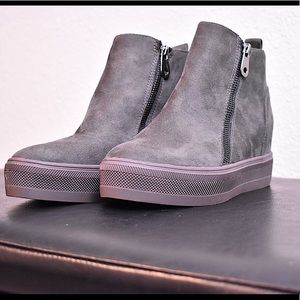 Wedge Sneaker